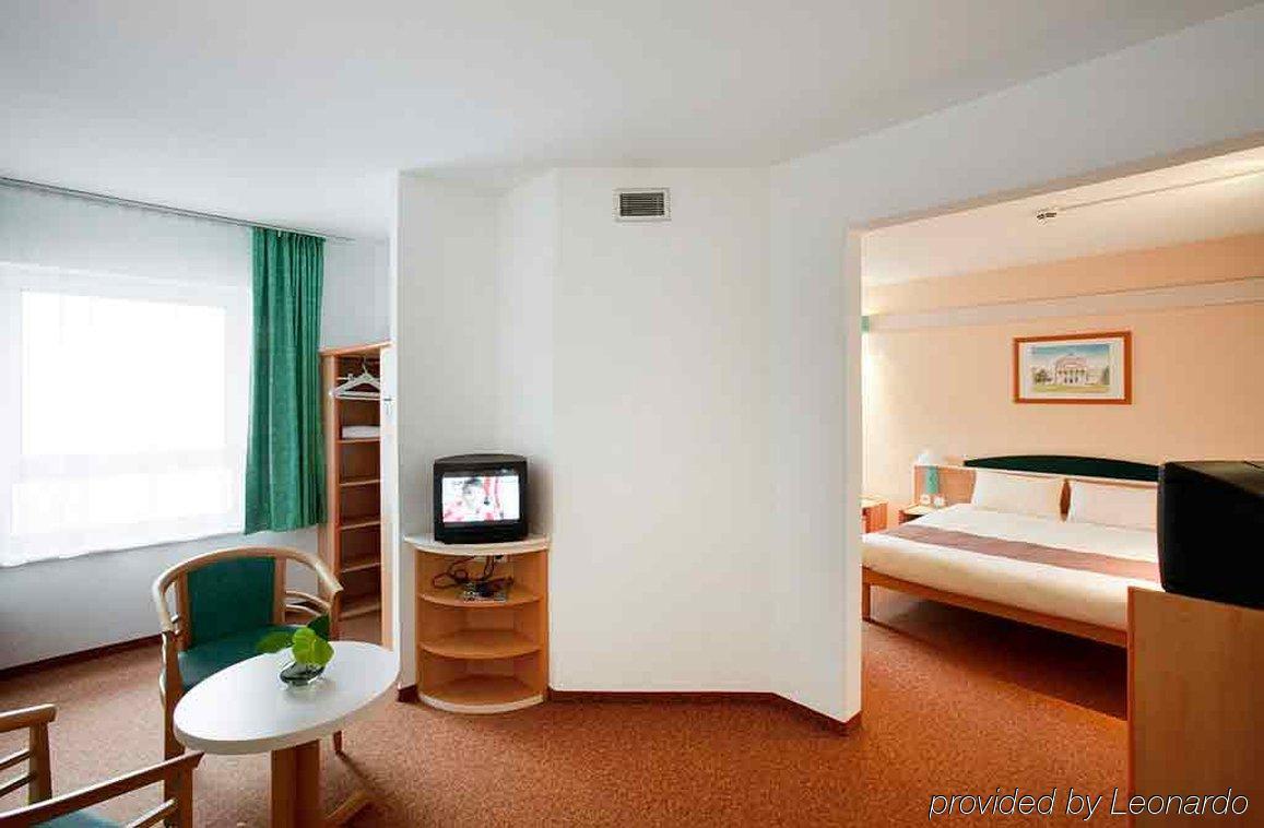 Hotel Ibis Styles Altstadt 2*